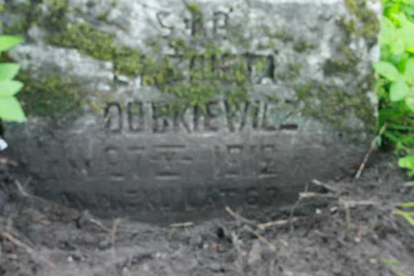 Fragment of the tombstone of Elżbieta Dobkiewicz and Józefa Marcinkiewicz, Na Rossie cemetery in Vilnius, as of 2013.