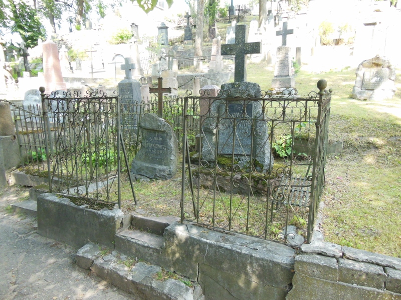 Tombstone of Paulina Narkievicz, Rossa cemetery in Vilnius, state of 2014