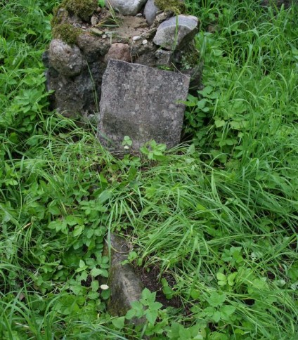 Nagrobek Bronisława Hempel, cmentarz na Rossie, stan z 2013 roku