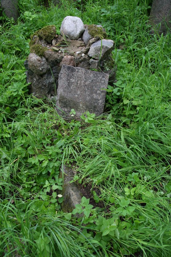 Tombstone of Bronislaw Hempel, Ross cemetery, as of 2013