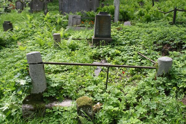 Nagrobek Anny Bisikirskiej, cmentarz na Rossie, stan z 2013 roku