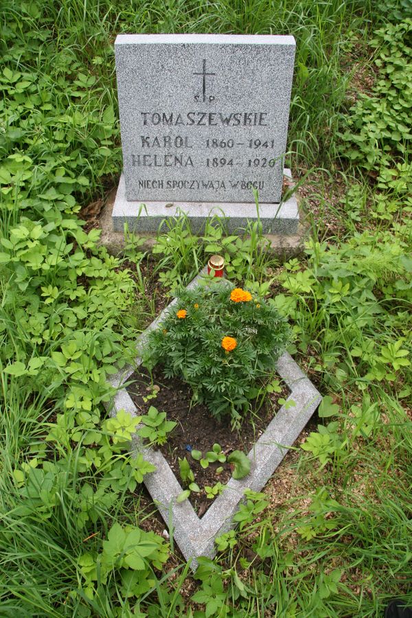 Tombstone of Helena and Karol Tomaszewski, Ross cemetery, as of 2013