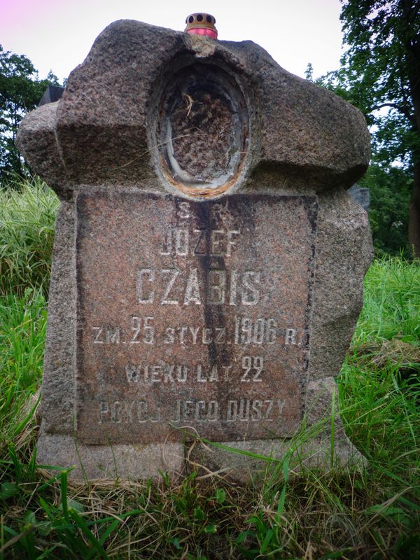 Inscription plaque from the tombstone of Antoni and Jozef Czabis, Na Rossie cemetery in Vilnius, as of 2013