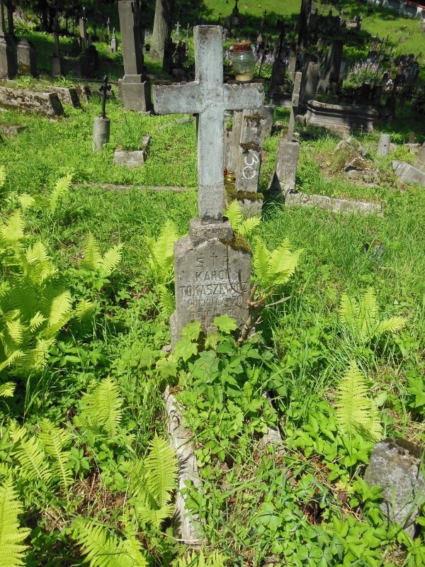 Tombstone of Karol Tomašević, Na Rossie cemetery in Vilnius, as of 2013.