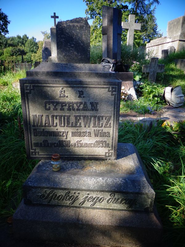 Tombstone of Cyprian Maculewicz, Na Rossie cemetery in Vilnius, as of 2013
