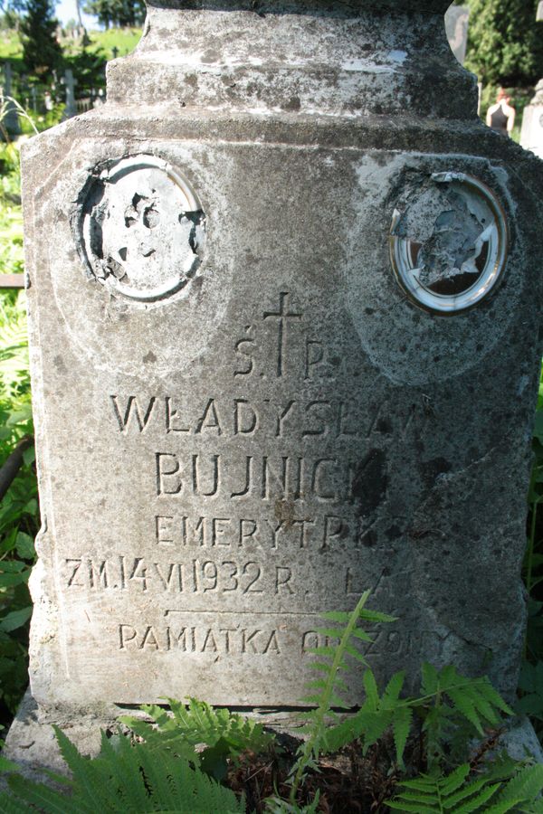 Fragment of Władysław Bujnicki, Na Rossie cemetery in Vilnius, as of 2013.