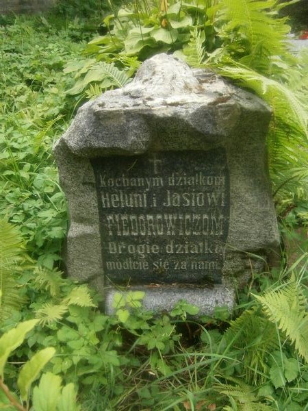 Tombstone of Helena and Jan Fiedorowicz, Na Rossie cemetery in Vilnius, as of 2013