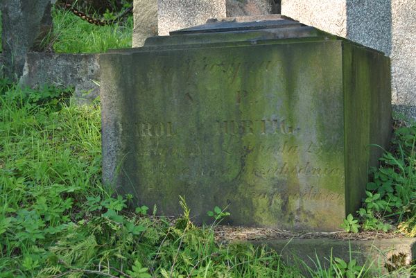 Inskrypcja na cokole nagrobka Karola Hustinga, cmentarz Na Rossie w Wilnie, stan z 2013