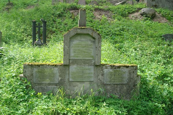 Grobowiec Marianny Jamszczyk i Antoniego i Wacława Teżyk, cmentarz na Rossie, stan z 2013 roku