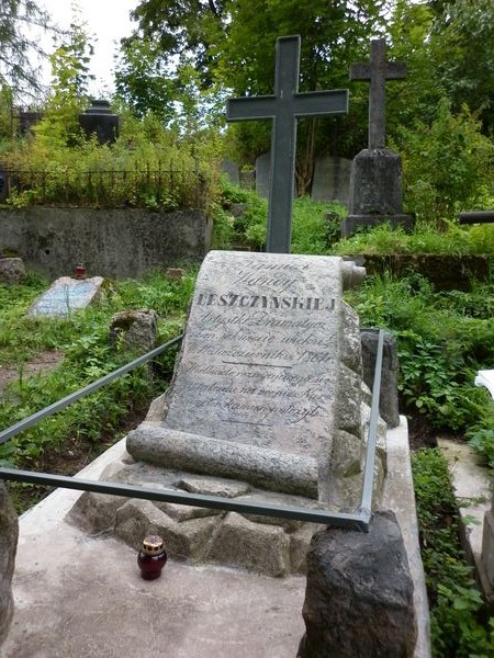 Tombstone of Wanda Leszczyńska, Na Rossie cemetery in Vilnius, as of 2013