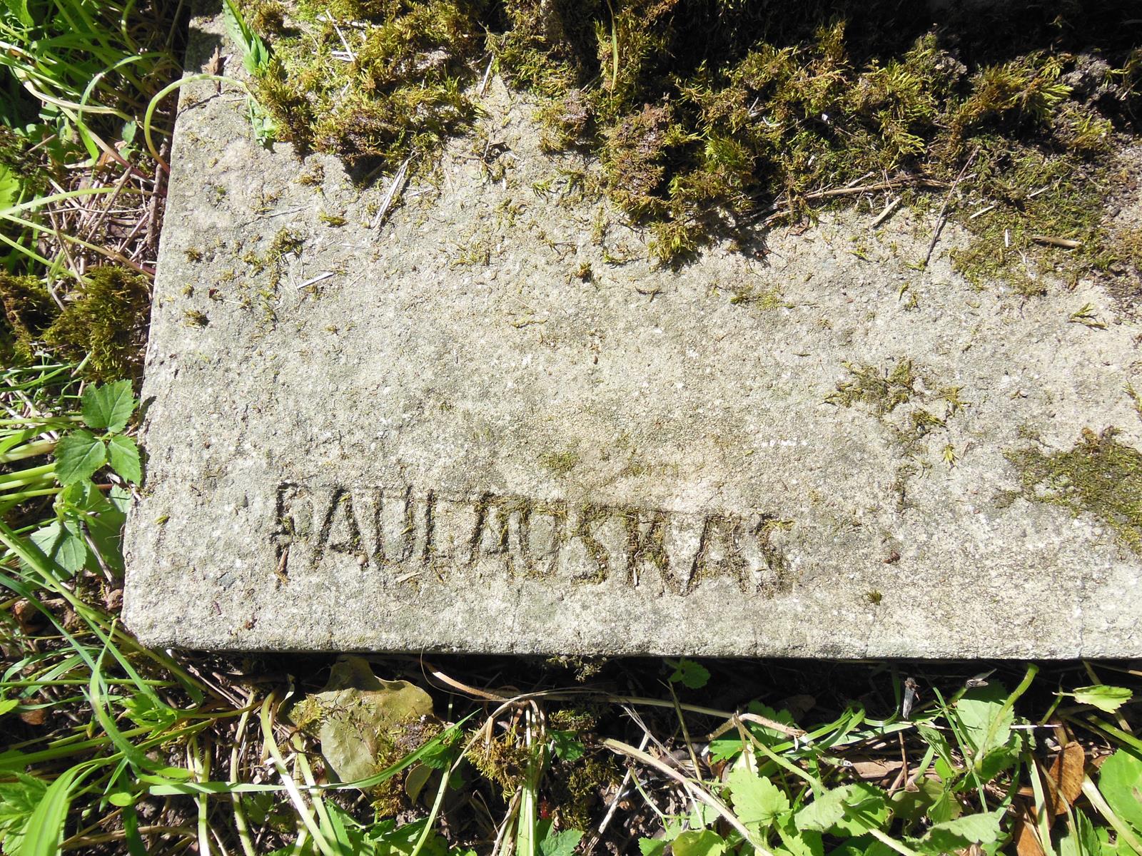 Sygnatura twórcy na nagrobku Marii Kluk, cmentarz na Rossie w Wilnie, stan z 2013 r.