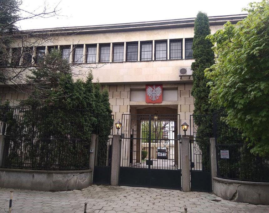 Ambasada RP w Sofii od wschodu, fot. Miłosz Pieńkowski, CC-BY-SA-4.0, https://commons.wikimedia.org/wiki/File:Ambasada_RP_w_Sofii_od_wschodu.jpg, fot. (licencja zewnętrzna)