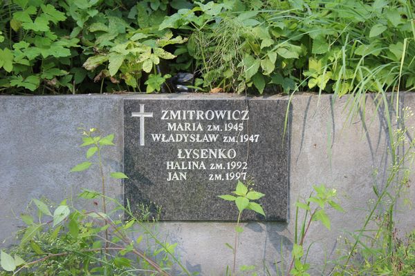 Inskrypcja grobowca Haliny i Jana Łysenków, Marii i Władysława Zmitrowiczów, cmentarz Na Rossie w Wilnie, stan z 2013