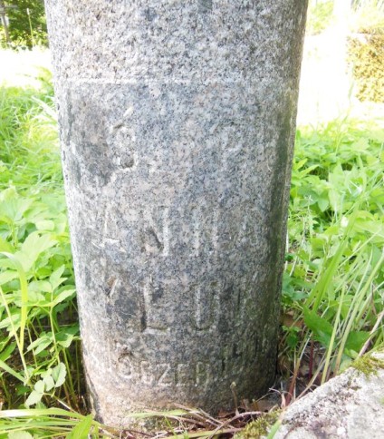 Cokół nagrobka Anny Kluk, cmentarz na Rossie w Wilnie, stan z 2013 r.