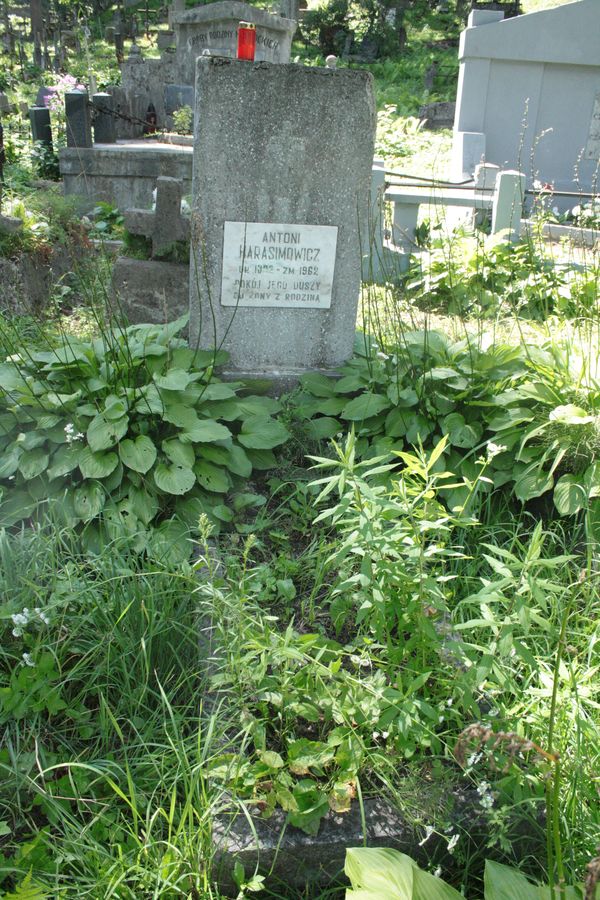 Tombstone of Antoni Harasimowicz, Na Rossie cemetery in Vilnius, as of 2013.