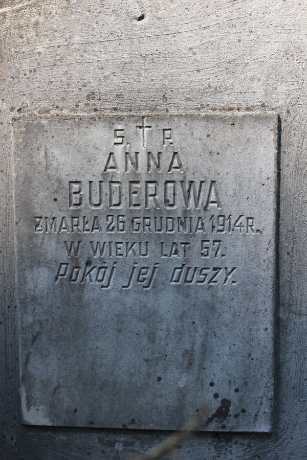 Inscription (1) of the tomb of Anna Buder, Felix and Jadwiga Minkiewicz, Na Rossie cemetery in Vilnius, as of 2013