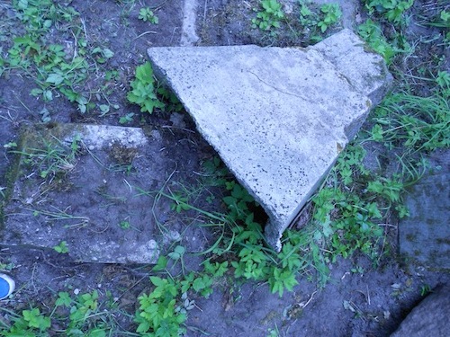 Fragment of the tombstone of Antoni Tolloczko, Na Rossie cemetery in Vilnius, as of 2013.