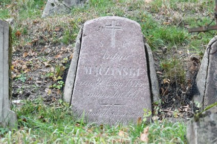 Nagrobek Antoniego Mączyńskiego, cmentarz Na Rossie w Wilnie, stan z 2019 r.