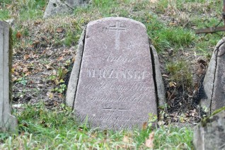 Nagrobek Antoniego Mączyńskiego, cmentarz Na Rossie w Wilnie, stan z 2019 r.