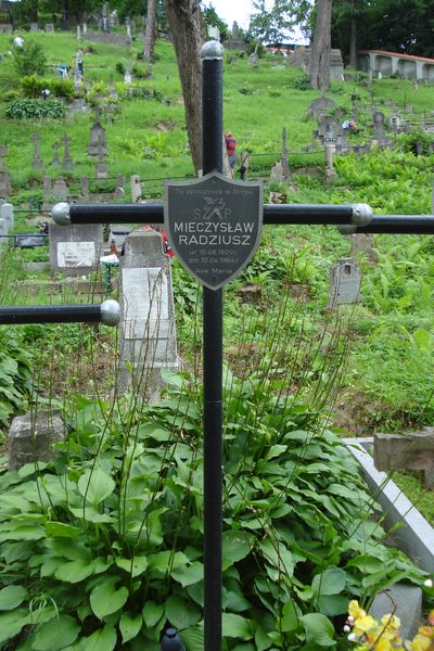 Tombstone of Mieczyslaw Radziusz, Na Rossie cemetery in Vilnius, as of 2013.