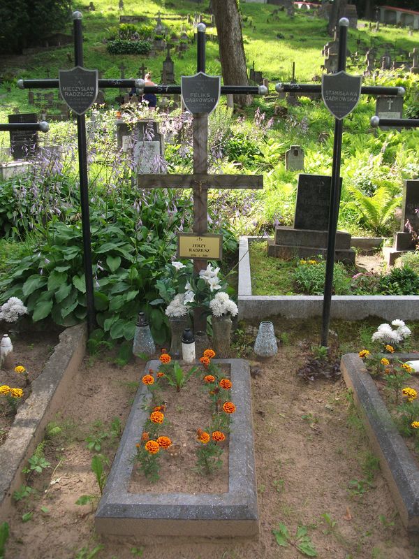 Nagrobek Feliksa Dąbrowskiego i Jerzego Radziusza, cmentarz Na Rossie w Wilnie, stan z 2013 r.