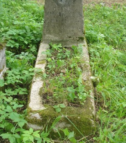 Nagrobek Reginy Piworowicz, cmentarz Na Rossie w Wilnie, stan z 2013 r.