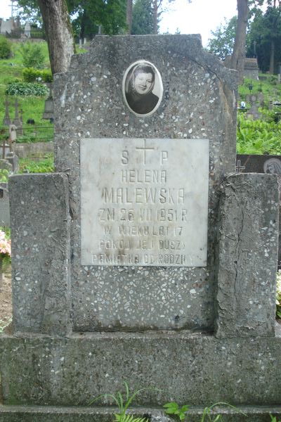 Fragment of Helena Malewska's tombstone, Na Rossie cemetery in Vilnius, as of 2013.