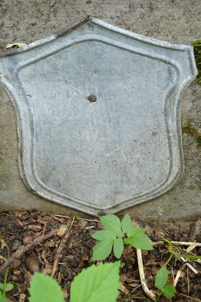 Tin plaque on the gravestone of Jan Massa, Na Rossa cemetery in Vilnius, as of 2013