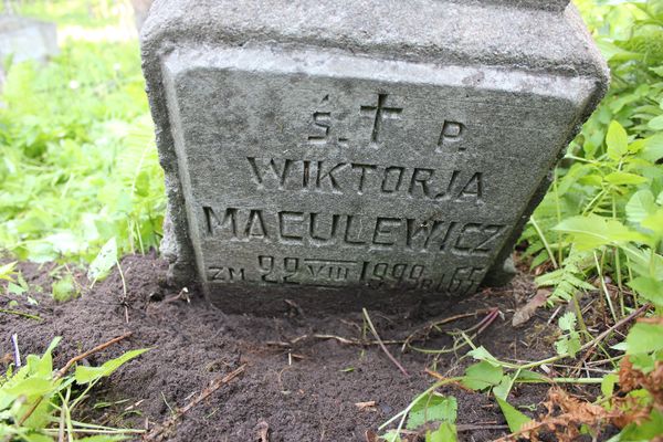 Fragment nagrobka Wiktorii Maculewicz z cmentarza Na Rossie w Wilnie stan z 2013