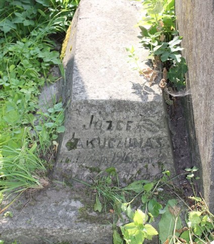 Nagrobek Józefa Jakuczunasa z cmentarza Na Rossie w Wilnie stan z 2013