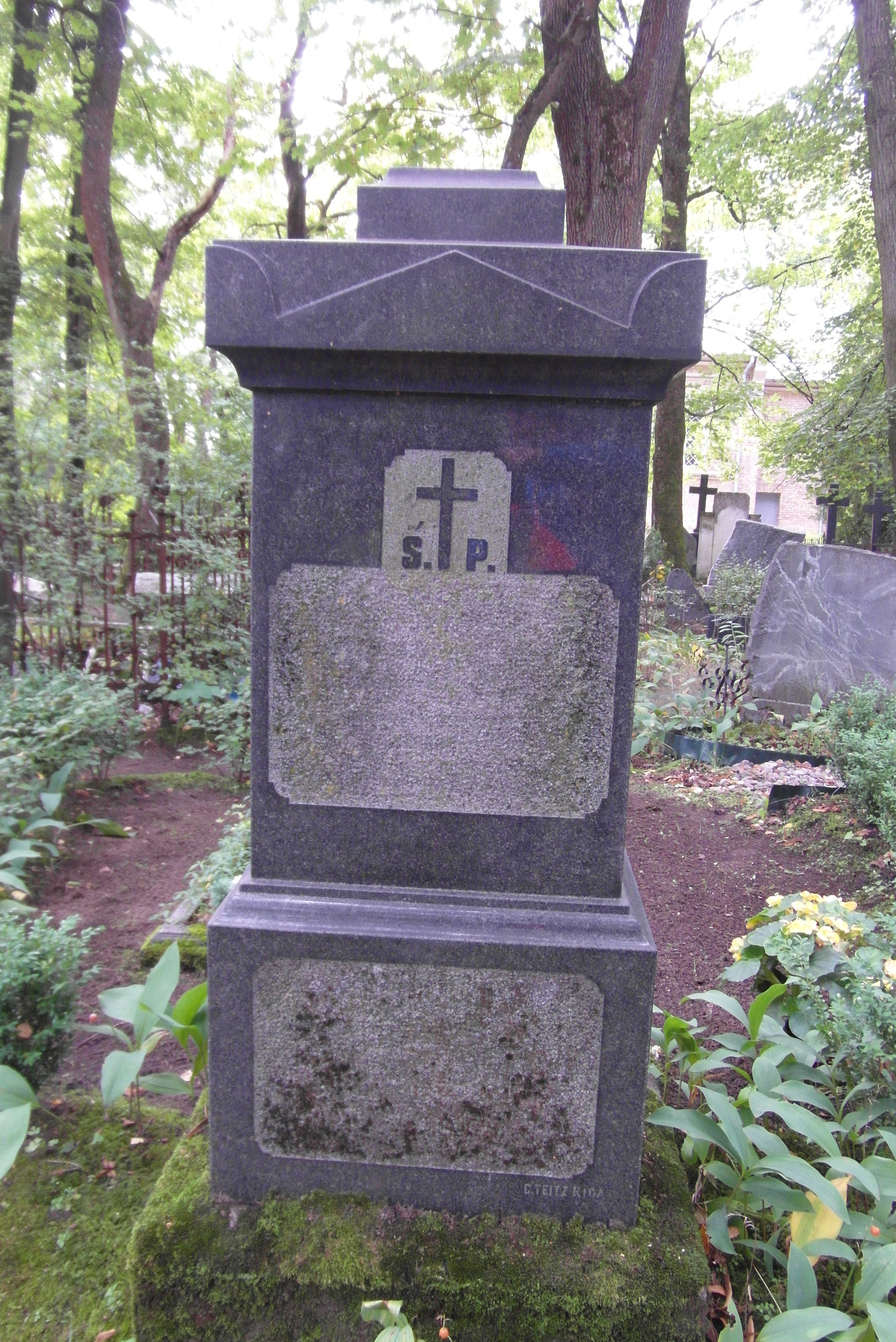 Tombstone of Wanda Deiko, St Michael's cemetery in Riga, as of 2021.