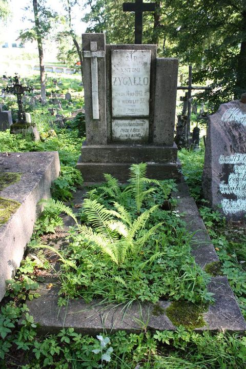 Tombstone of Antoni Żygałło from the Ross cemetery in Vilnius, as of 2013.