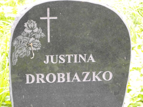 A fragment of Justyna Drobiazko's gravestone, Rossa cemetery in Vilnius, as of 2013
