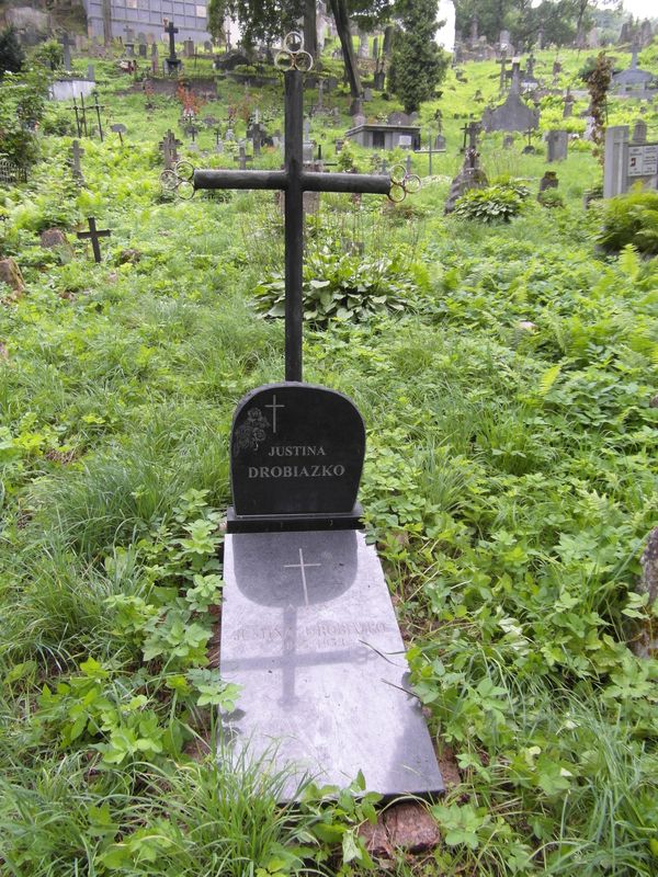 Nagrobek Justyny Drobiazko, cmentarz na Rossie w Wilnie, stan z 2013