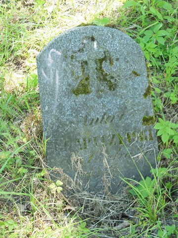 Tombstone of Antoni Trapeczynski, Ross cemetery, as of 2014