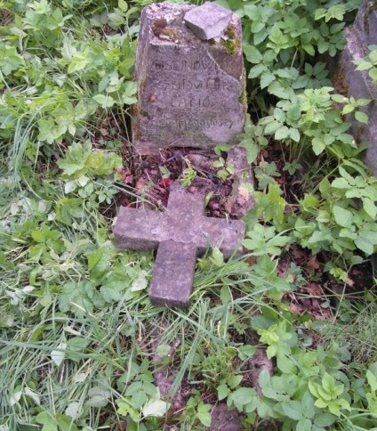 Nagrobek Romana Uścinowicza, cmentarz na Rossie w Wilnie, stan z 2013