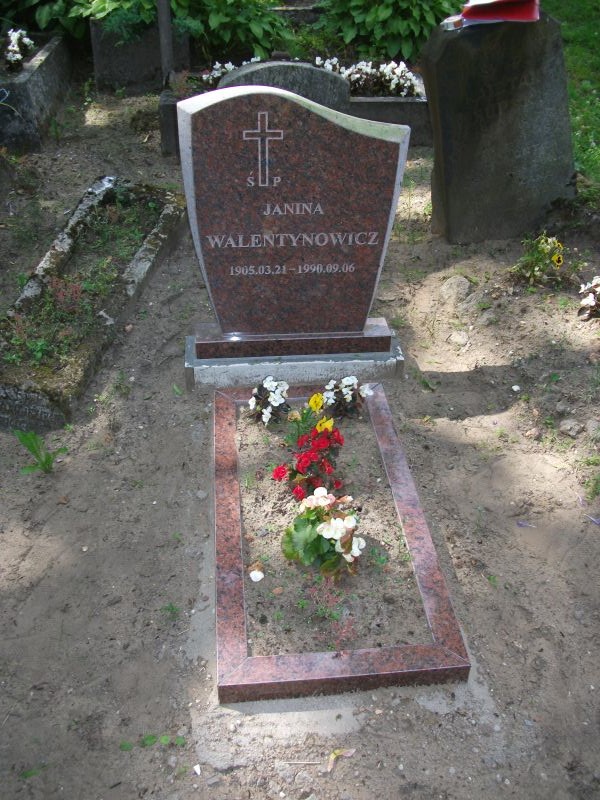 Tombstone of Janina Walentynowicz, Na Rossie cemetery in Vilnius, as of 2013.
