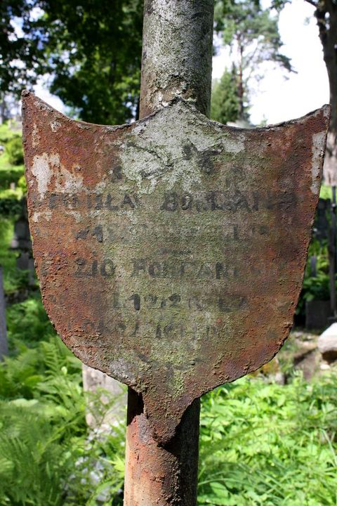 Fragment of the tombstone of Edward N.N. and Stanislaw N.N., Na Rossie cemetery in Vilnius, as of 2013.