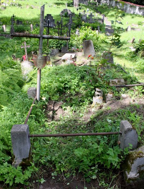 Tombstone of Edward N.N. and Stanislaw N.N., Na Rossie cemetery in Vilnius, as of 2013.