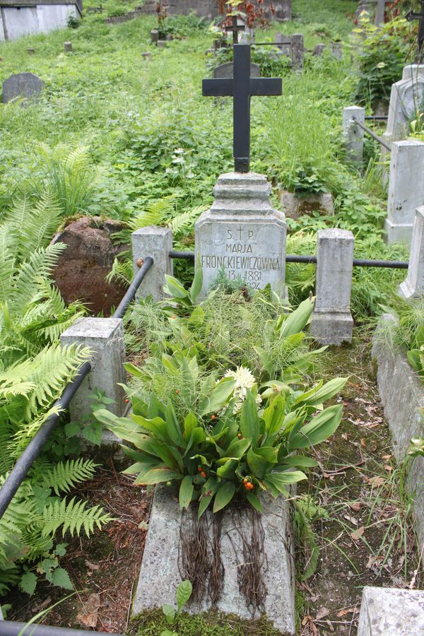 Tombstone of Maria Frontkevich, Na Rossie cemetery in Vilnius, state 2013