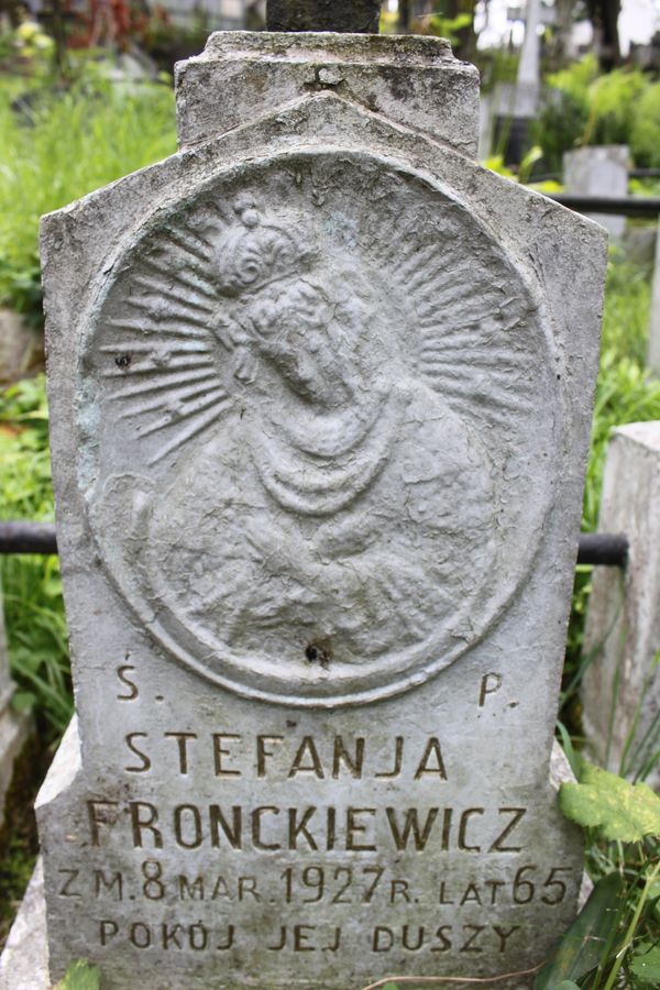 Fragment of the tombstone of Stefani Fronckiewicz, from the Ross Cemetery in Vilnius, as of 2013