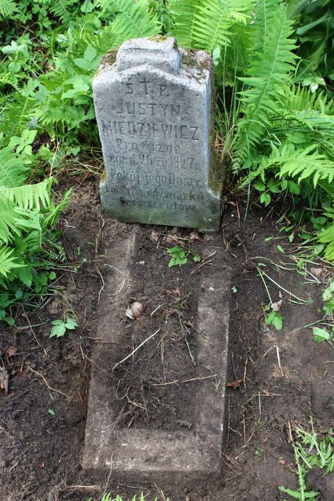Tombstone of Justyn Miedzievich, Na Rossie cemetery in Vilnius, as of 2013.