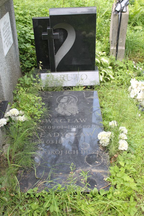 Tombstone of Waclaw and Wladyslawa Turut, Na Rossie cemetery in Vilnius, as of 2013