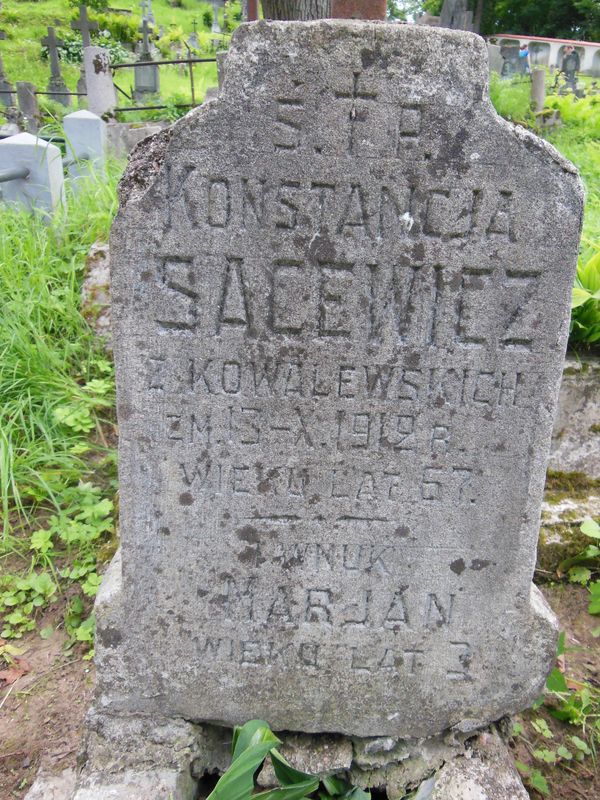 Fragment of the tombstone of Konstancja and Marian Sacewicz, Na Rossie cemetery in Vilnius, as of 2013.