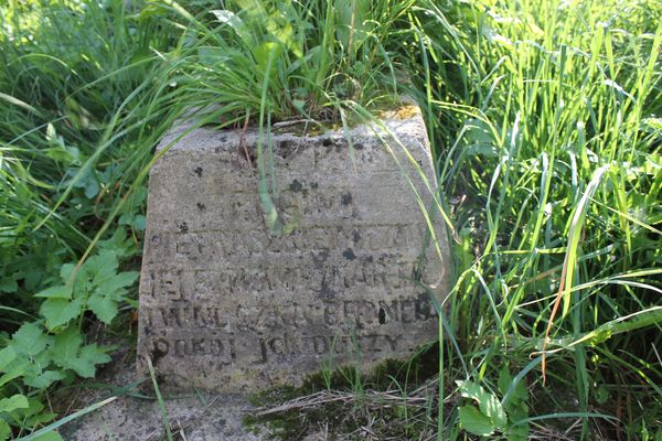 A fragment of the tombstone of Bronislawa, Maria and Regina Pietraszkiewicz, Na Rossie cemetery in Vilnius, as of 2013