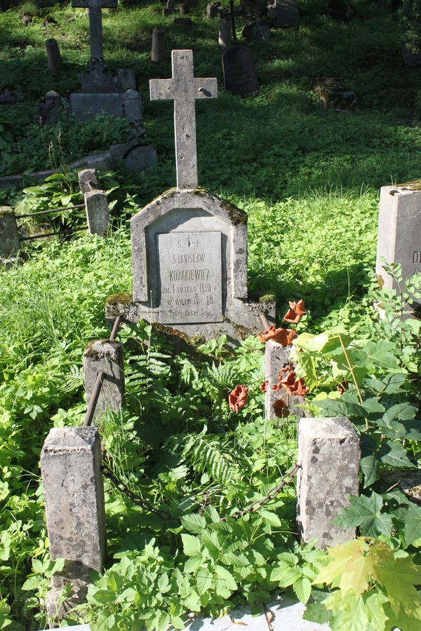Nagrobek Stanisława Kozakiewicza, cmentarz Na Rossie w Wilnie, stan z 2013