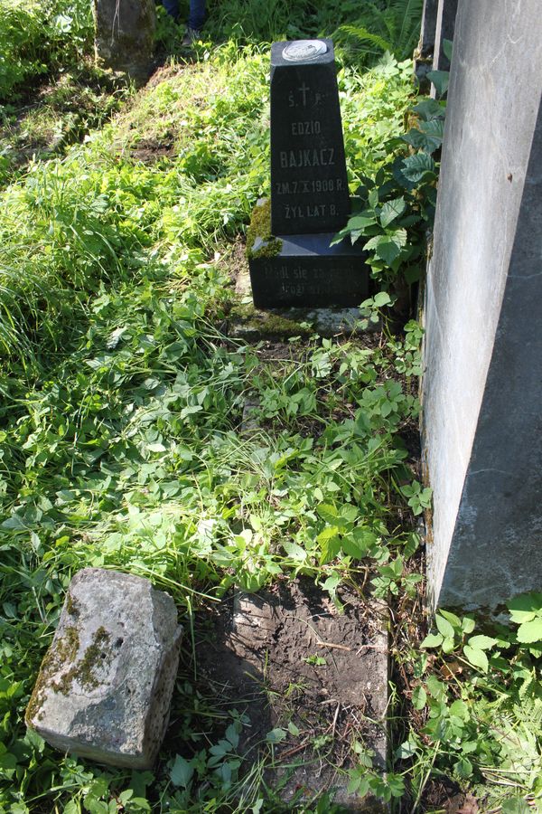Nagrobek Edwarda Bajkacza, cmentarz Na Rossie w Wilnie, stan z 2013