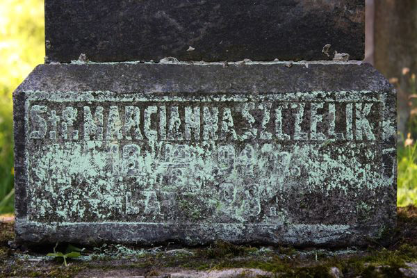 Fragment of the gravestone of Stanislaw Lutomski and Marcjanna Szczelik from the Ross Cemetery in Vilnius, as of 2013.