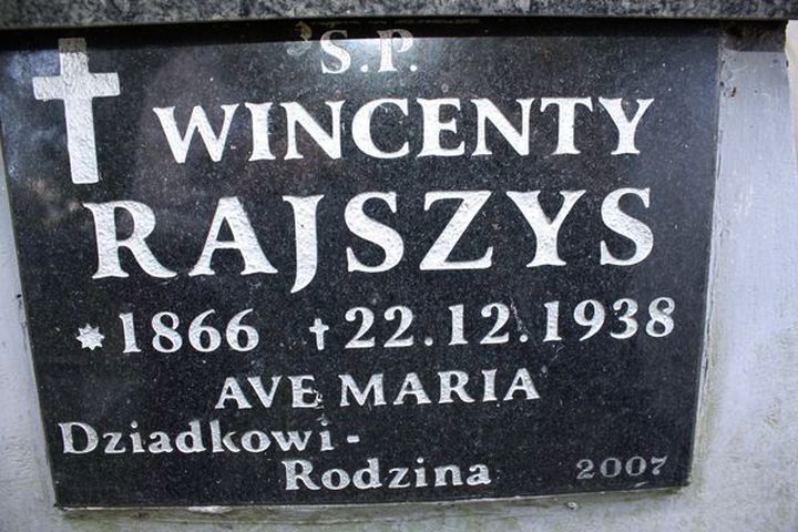 Fragment of the tombstone of Wincenty Rajszys, Na Rossie cemetery in Vilnius, as of 2013.