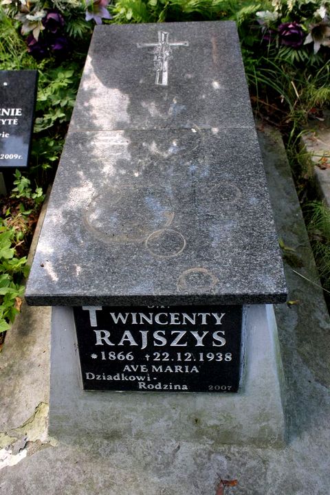 Tombstone of Wincenty Rajszys, Na Rossie cemetery in Vilnius, as of 2013.